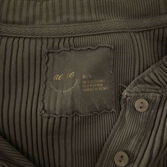 Aerie long sleeve - Picture 2 of 3